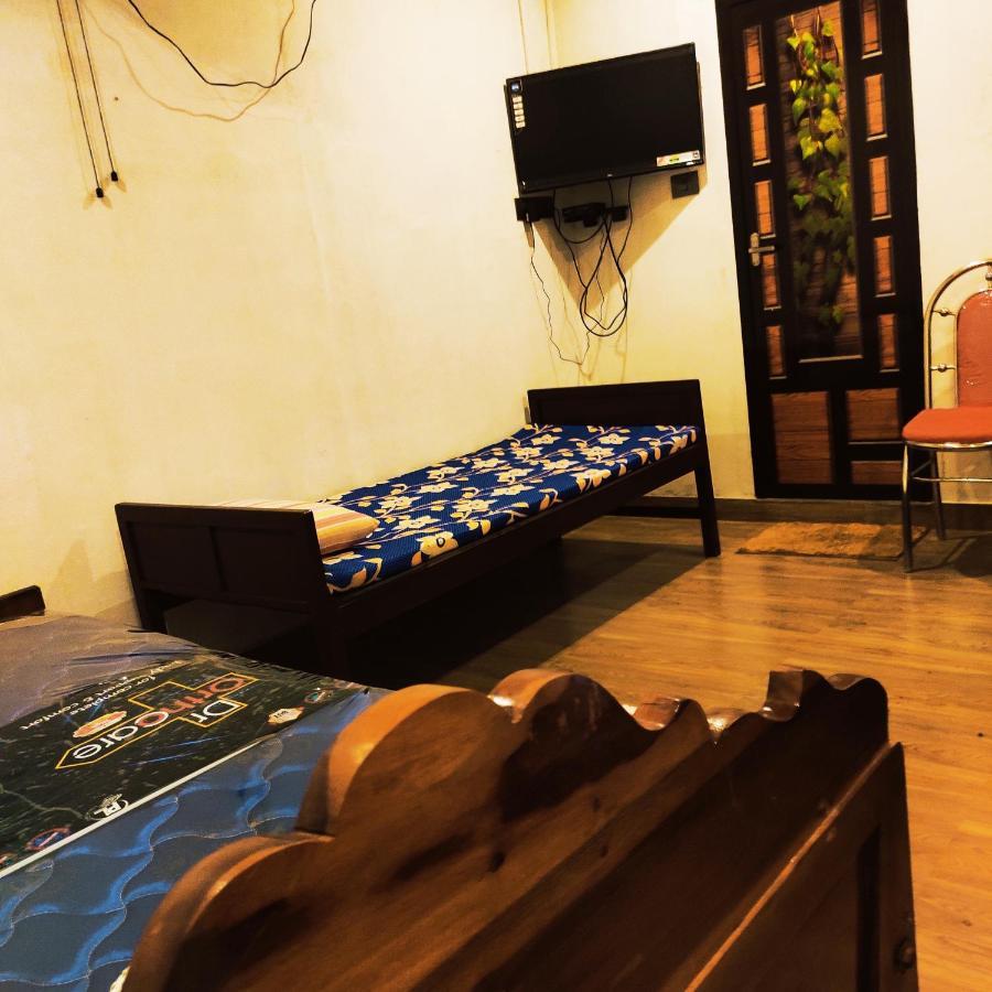 קולאם Munroe Inn Homestay מראה חיצוני תמונה
