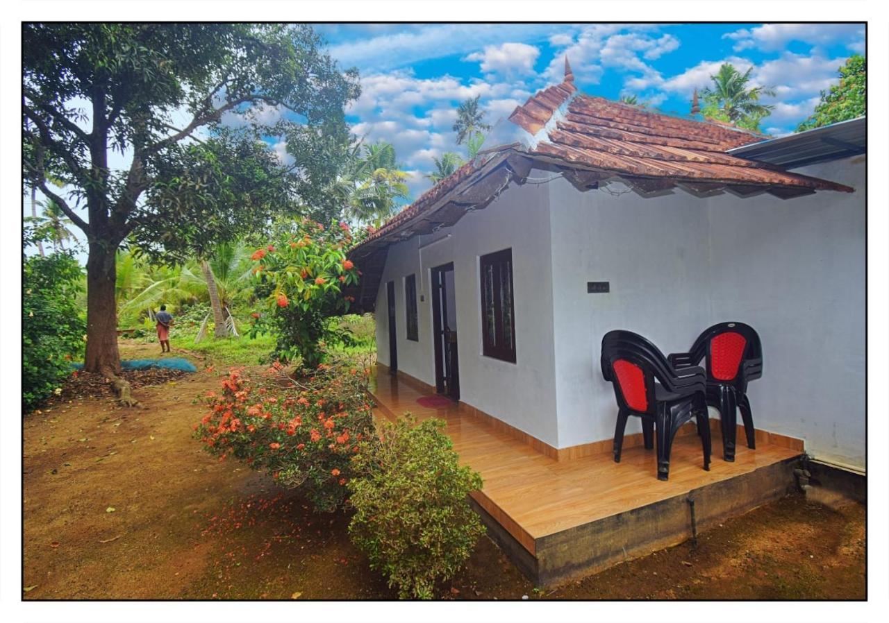 קולאם Munroe Inn Homestay מראה חיצוני תמונה